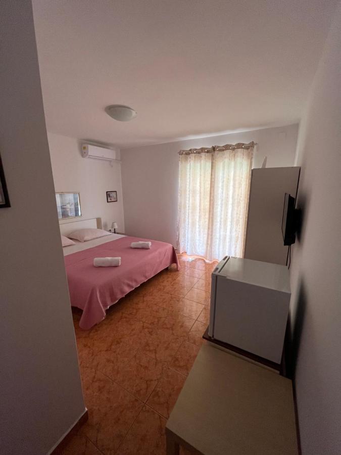 Apartments And Rooms Markovski Palit Exteriör bild